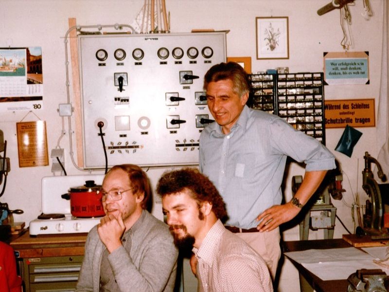 M. Harris, H. Zellner, R. Gerold im Labor